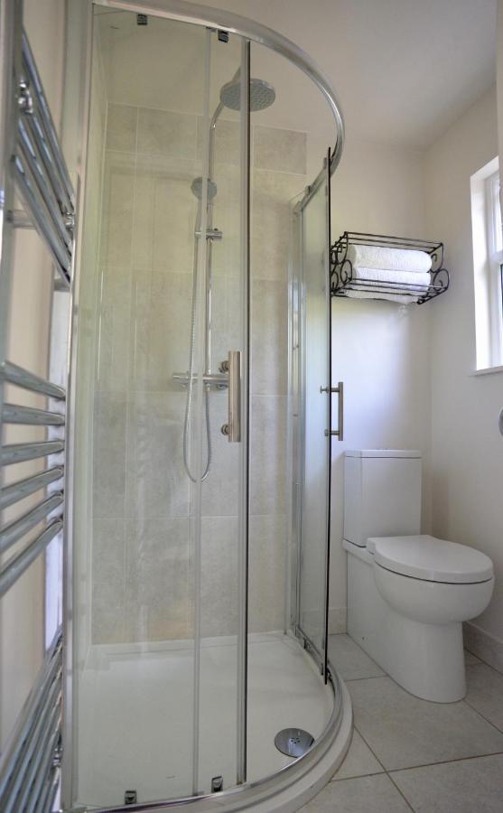Cute Self-Contained Guest Room With Ensuite And Private Decked Porch In 格拉斯顿伯里 外观 照片