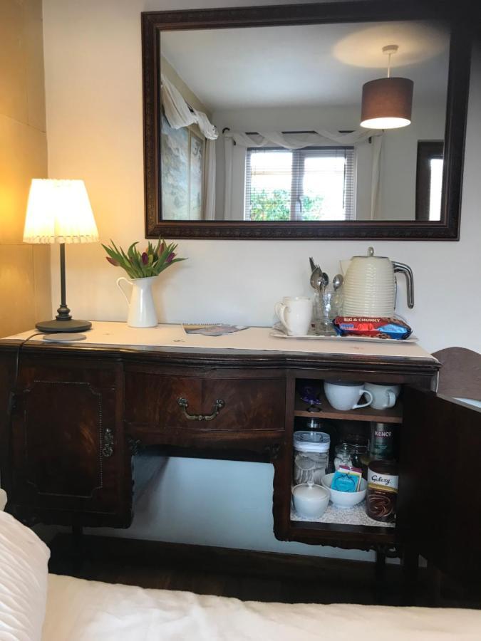 Cute Self-Contained Guest Room With Ensuite And Private Decked Porch In 格拉斯顿伯里 外观 照片